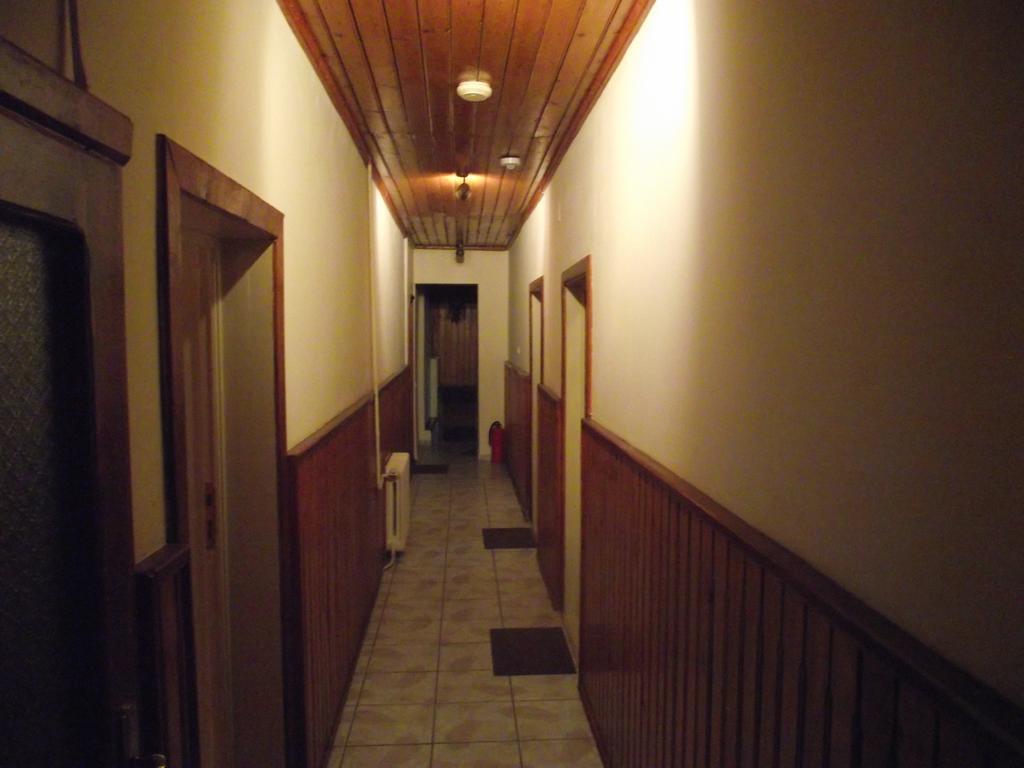 Pensiunea Fara Nume Буштени Экстерьер фото
