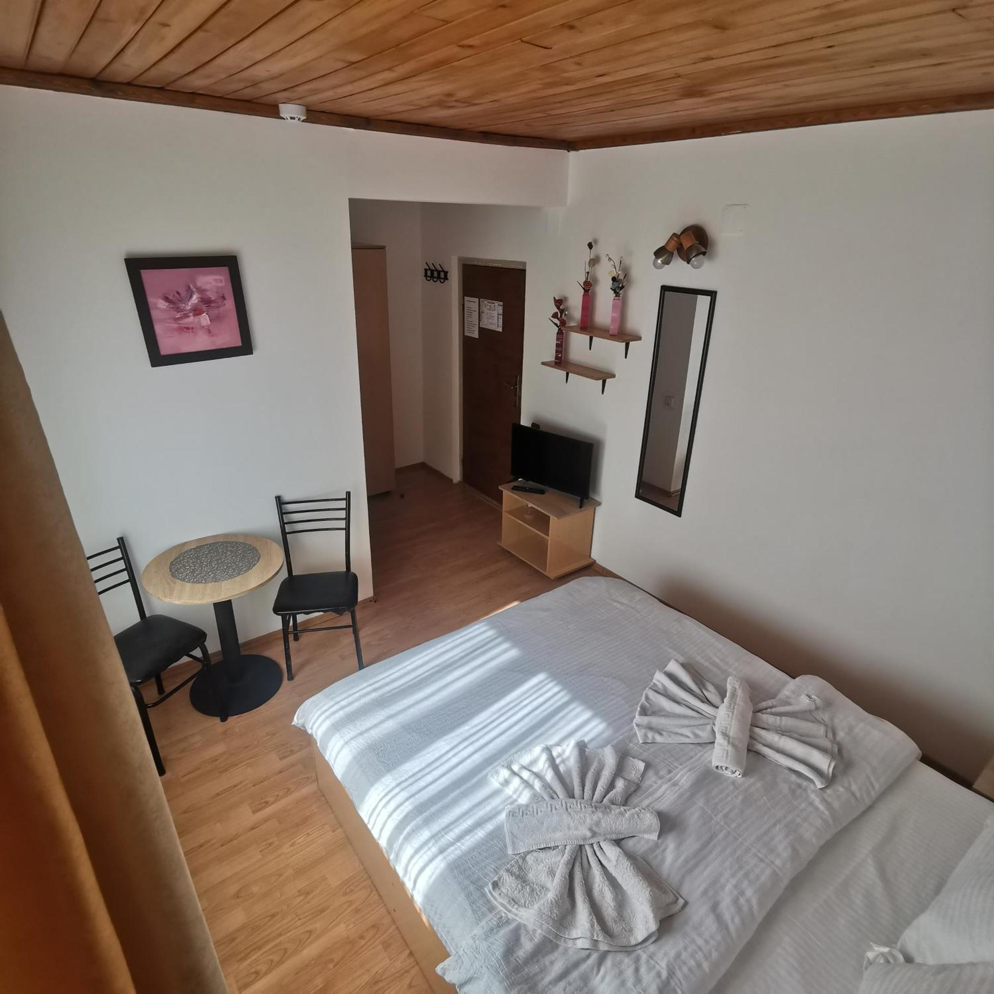 Pensiunea Fara Nume Буштени Экстерьер фото
