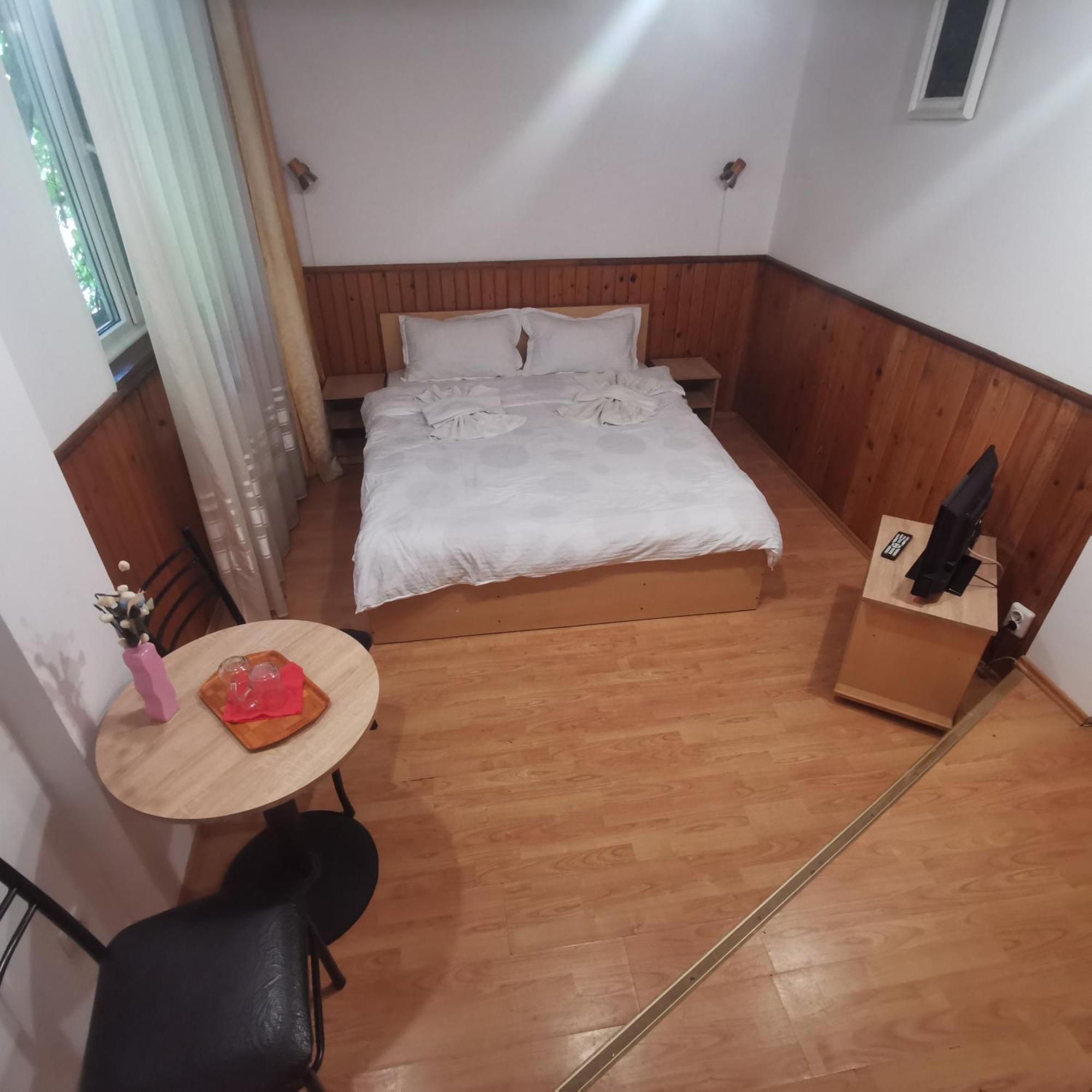 Pensiunea Fara Nume Буштени Экстерьер фото