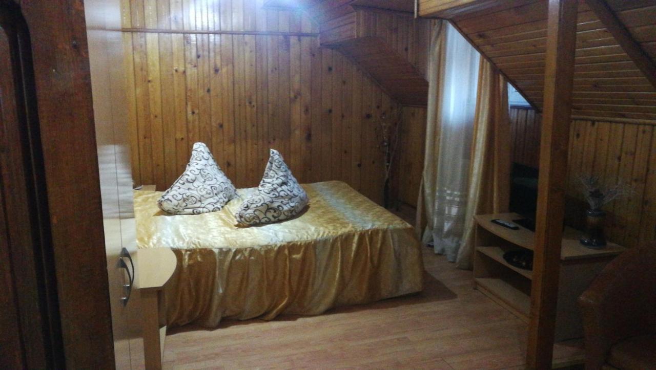 Pensiunea Fara Nume Буштени Экстерьер фото
